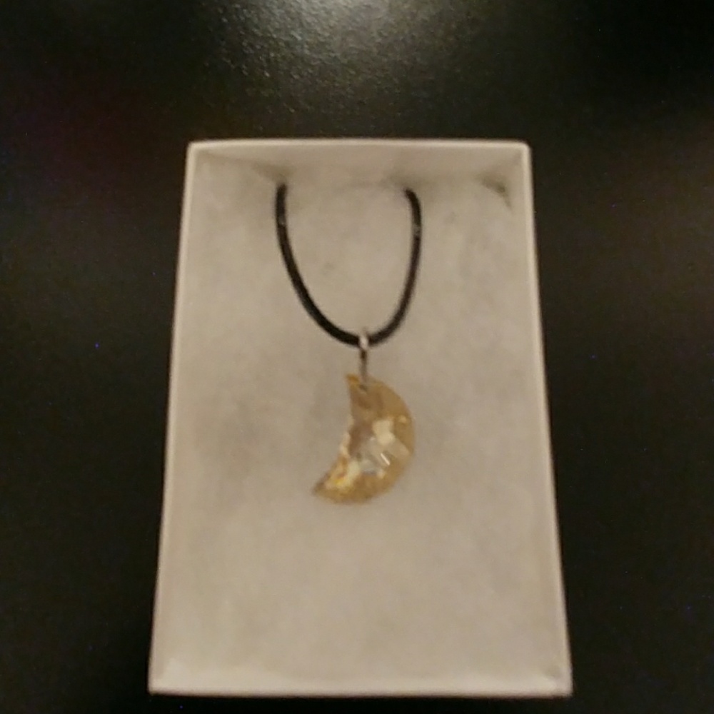 🔥CLEARANCE! Golden Topaz Crystal Moon Necklace - Picture 7 of 8